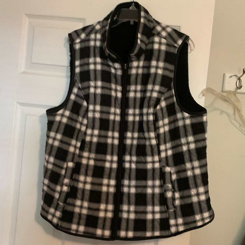 Reversible vest